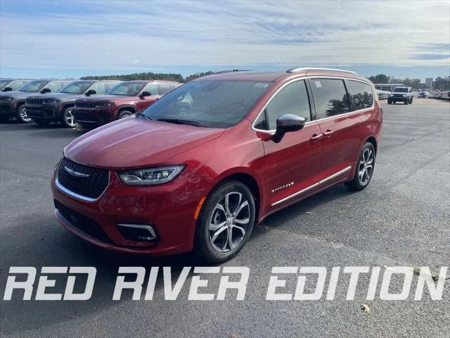 2026 Chrysler Pacifica Pinnacle's photo