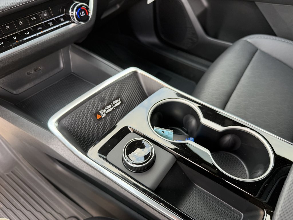 New 2027 Mosaic Black Metallic Chevrolet LT image 34