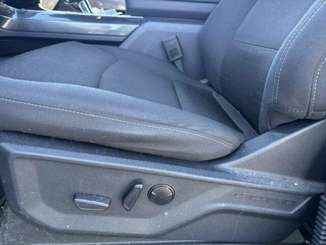 Used 2023 Avalanche Gray Ford XLT image 18