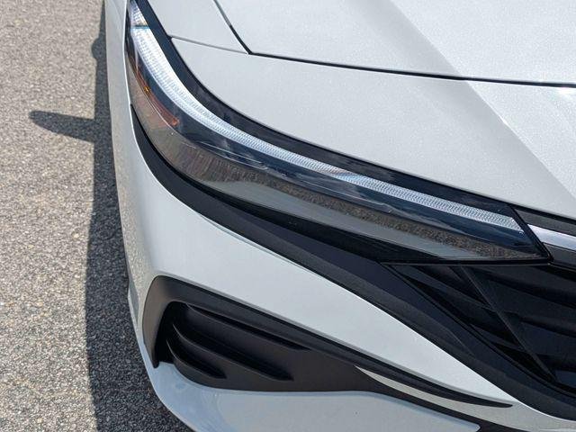 New 2026 White Hyundai SE image 9