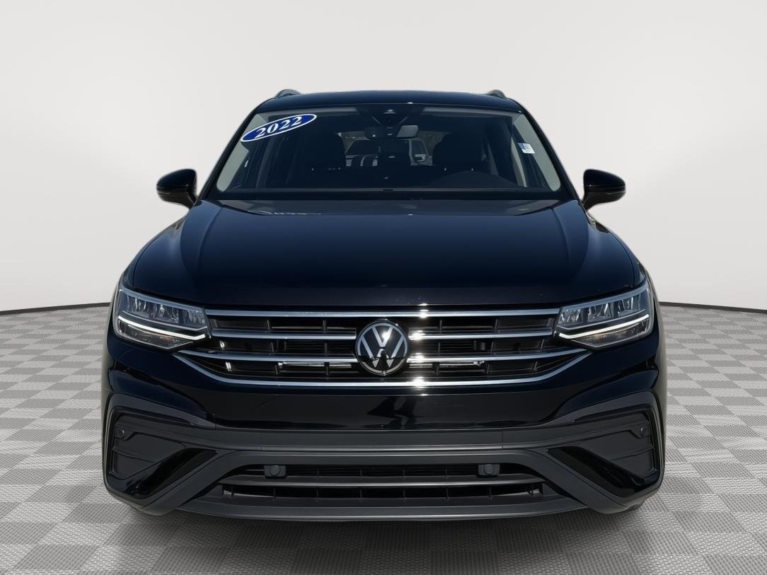 Used 2022 Deep Black Pearl Volkswagen SE image 2