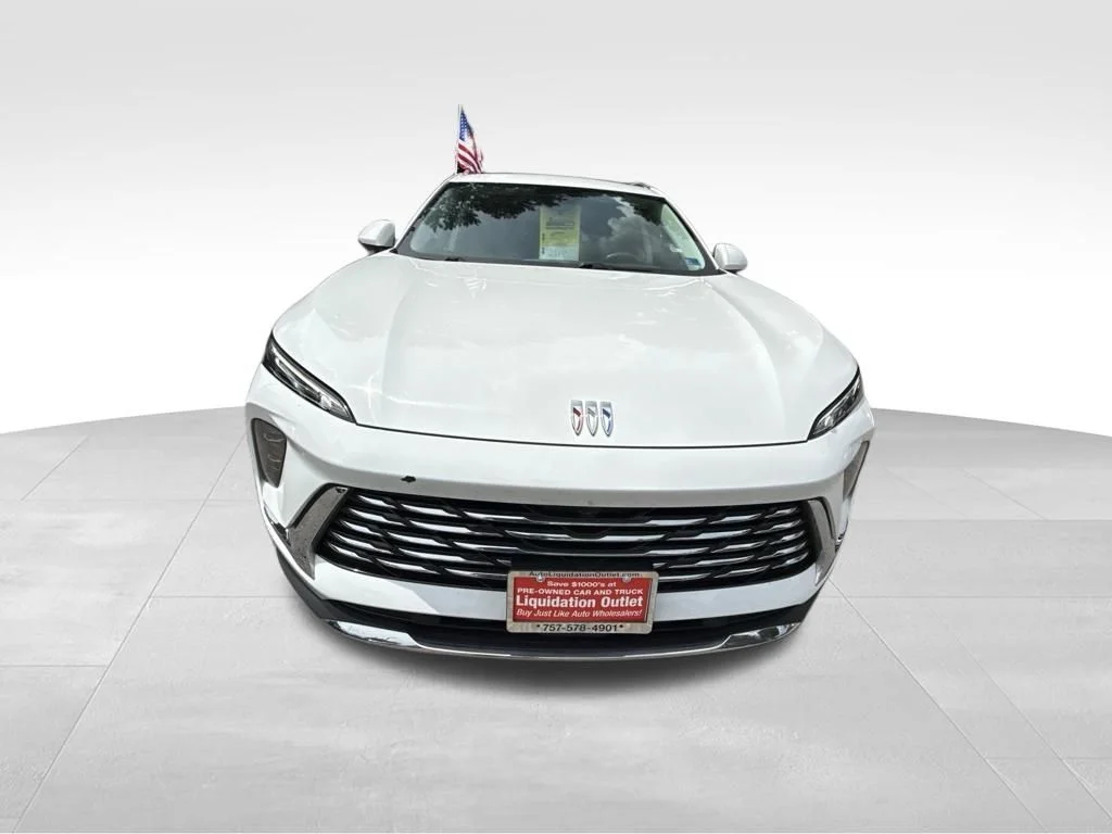 Used 2024 White Buick Preferred image 9