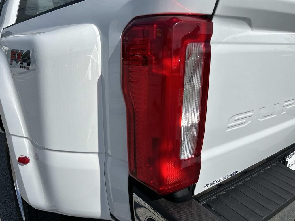 New 2026 Oxford White Ford XL image 11