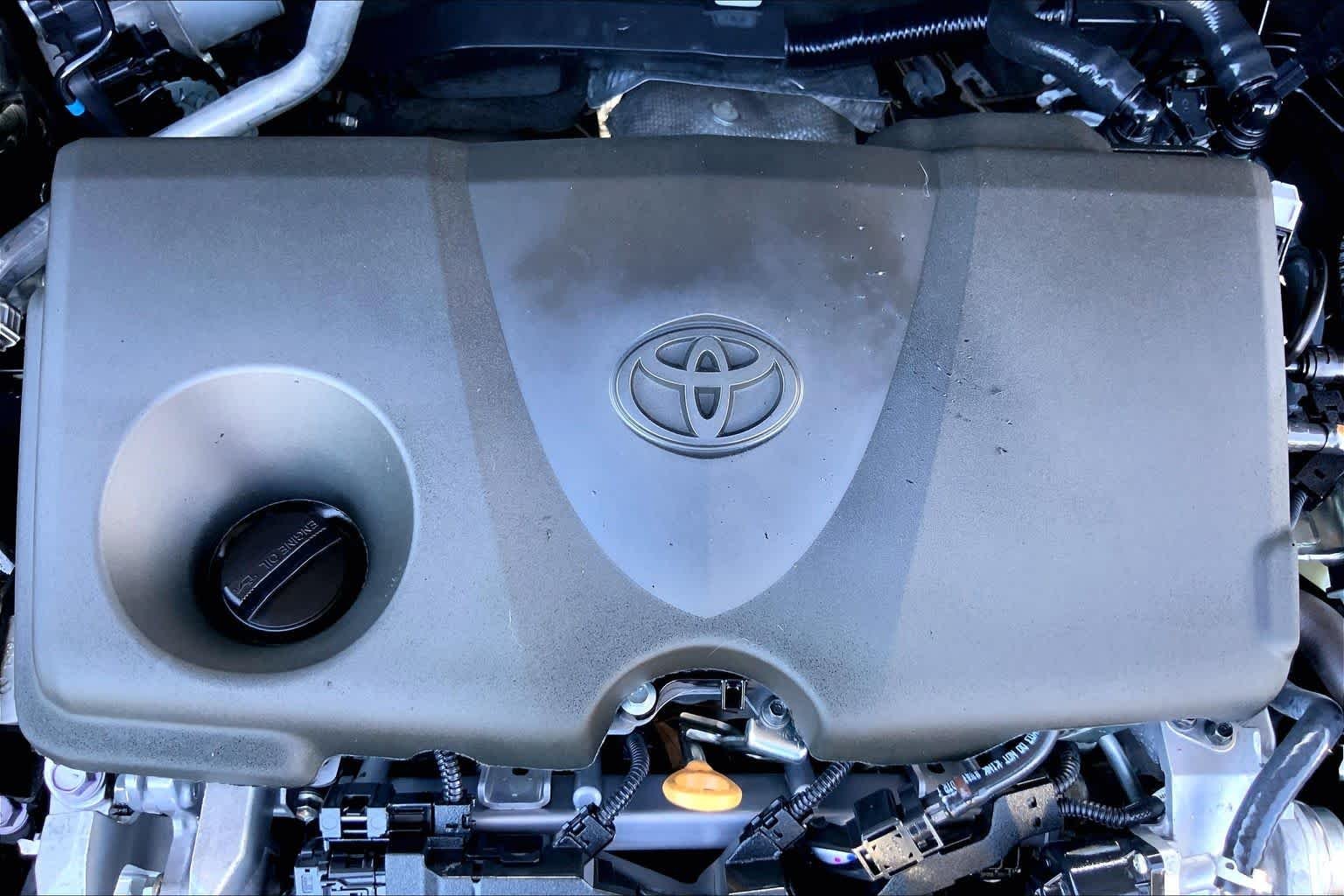 Used 2025 Midnight Black Metallic Toyota XLE image 32