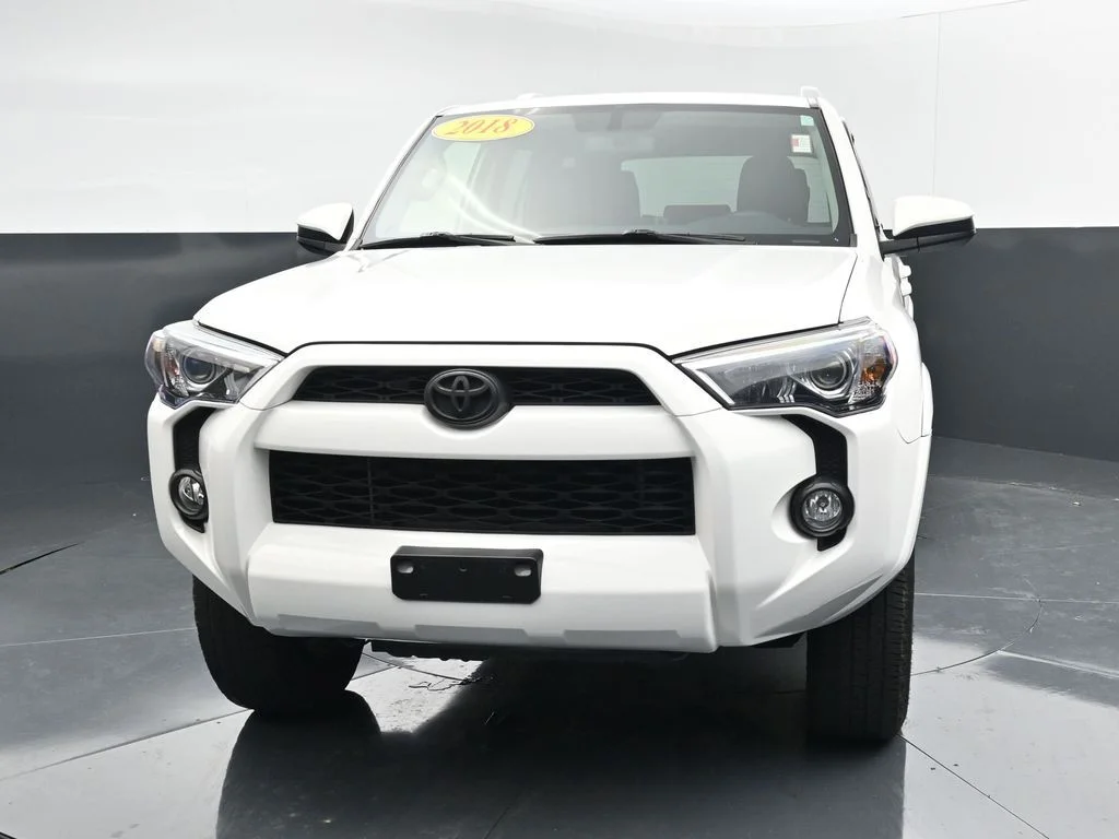 Used 2018 White Toyota SR5 image 3