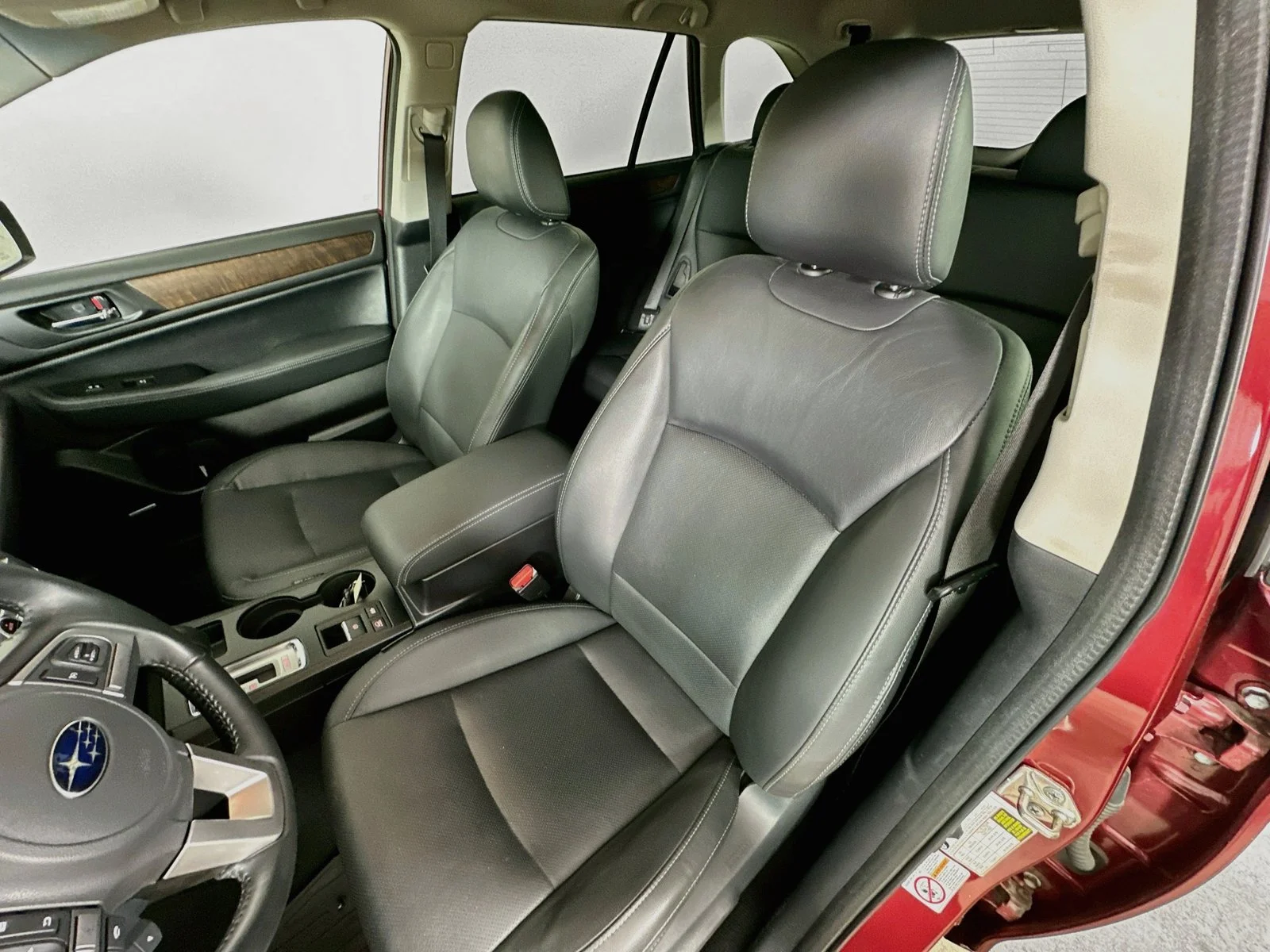 Used 2016 Red Subaru  image 34