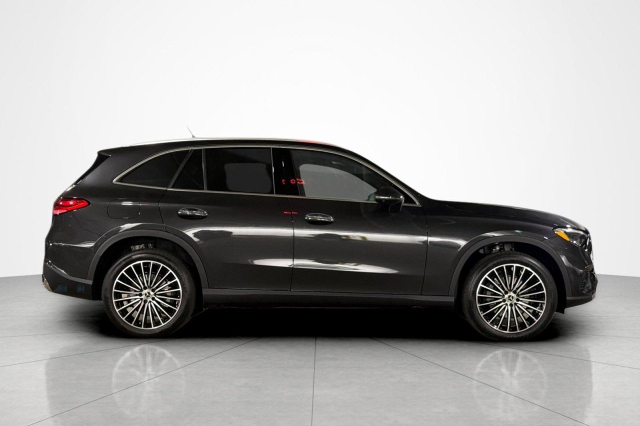 New 2027 Graphite Grey Metallic Mercedes-Benz GLC 300 SUV image 6