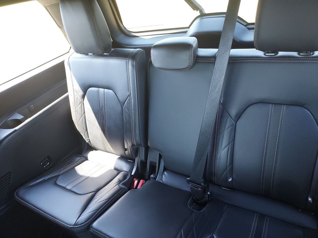 Used 2022 Black Ford Platinum image 30