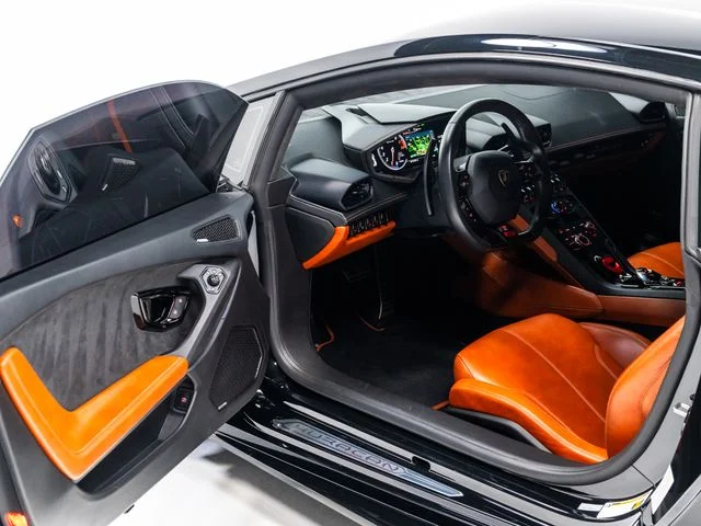 Used 2018 Black Lamborghini  image 84