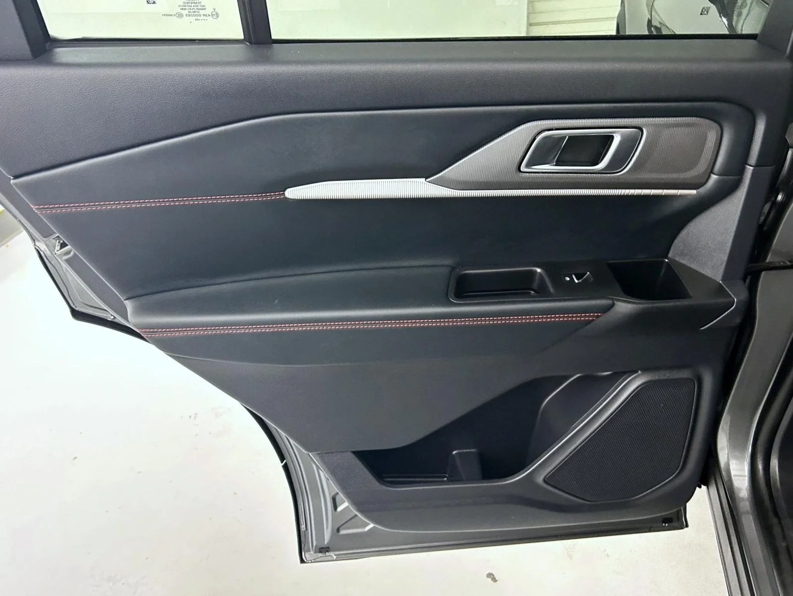 Used 2025 Gray Ford ST-Line image 22