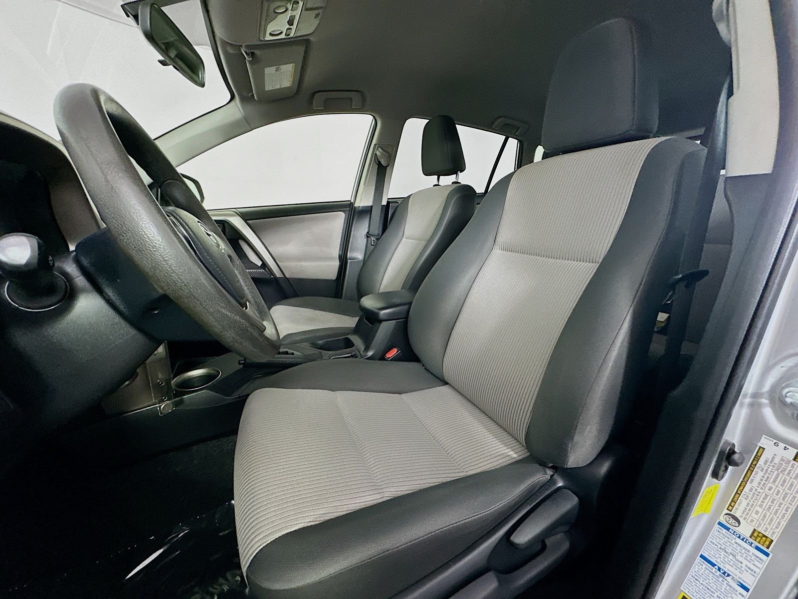 Used 2014 Classic Silver Metallic Toyota LE image 18