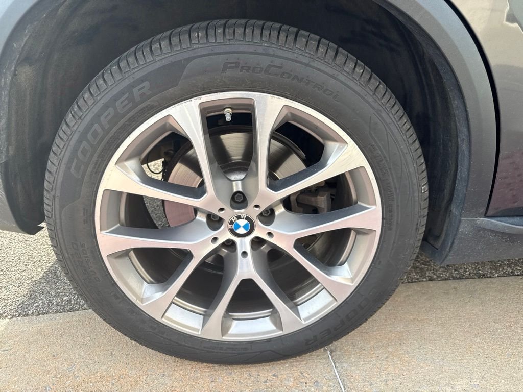 Used 2022 Gray BMW sDrive40i image 6