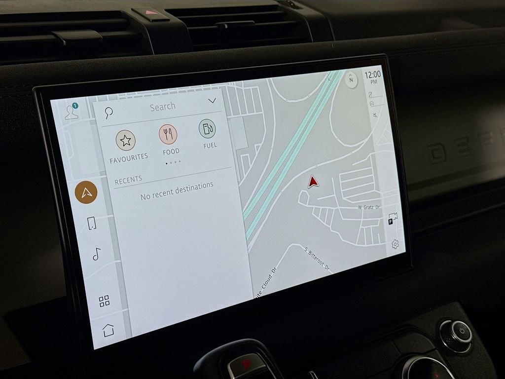 Certified Used 2022 Black Land Rover X-Dynamic SE image 14