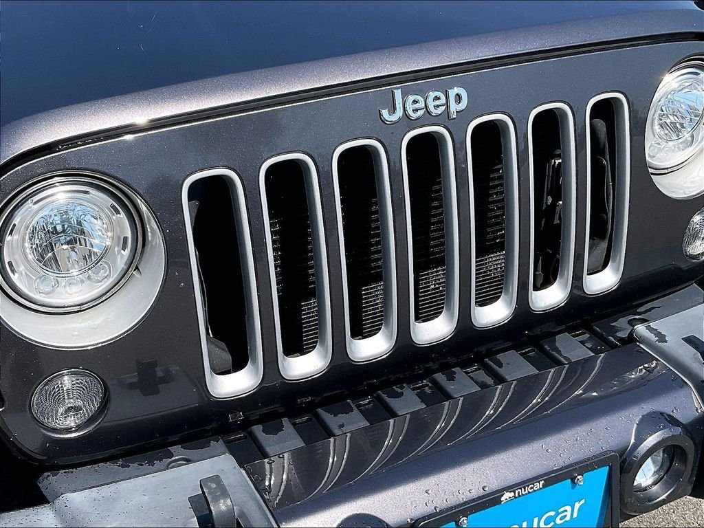 Used 2018 Gray Jeep Unlimited Sahara image 28