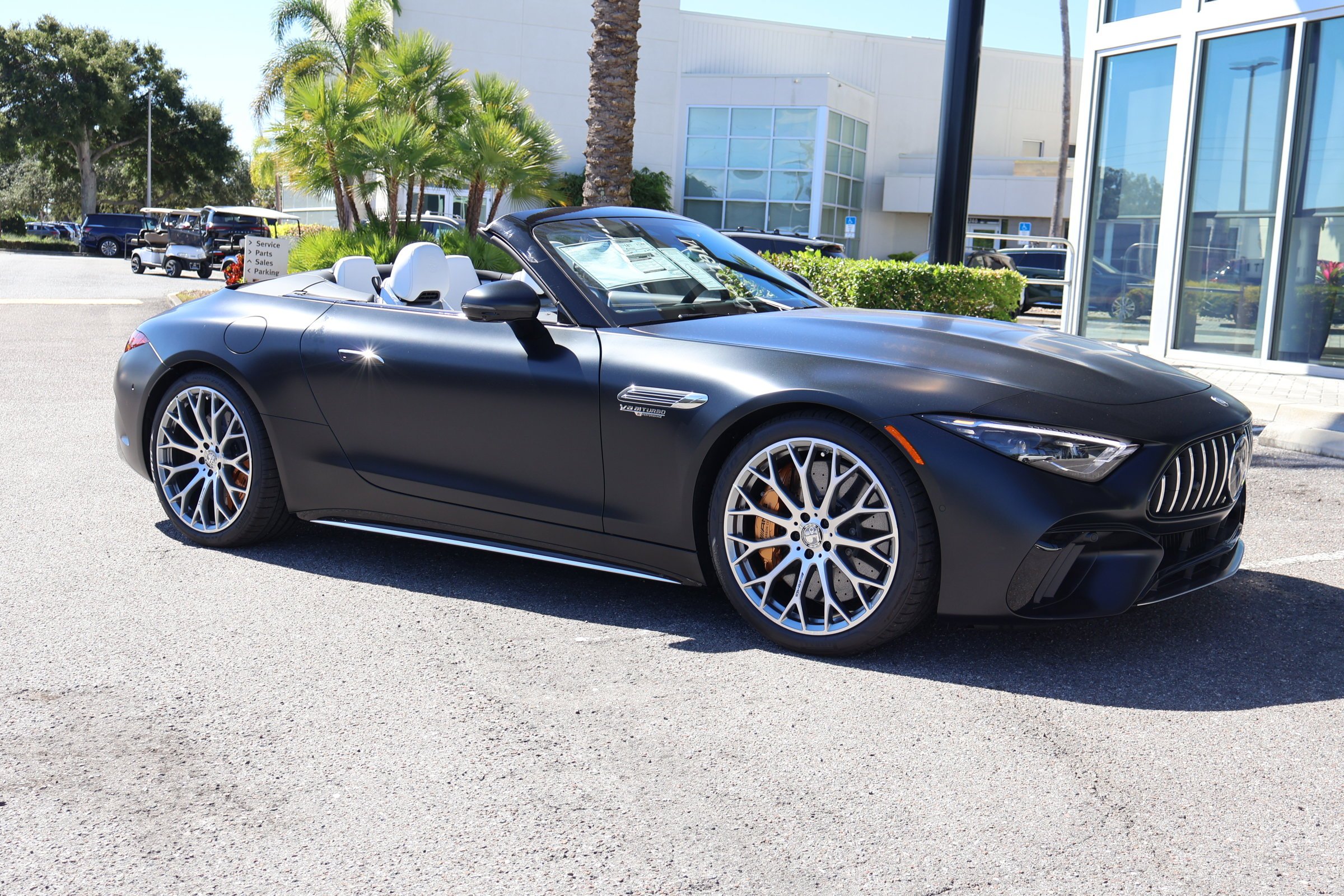 New 2026 MANUFAKTUR Night Black Magno Mercedes-Benz AMG® SL 63 S E Performance image 11