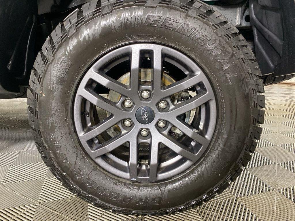 Used 2023 Cactus Gray Ford XLT image 10