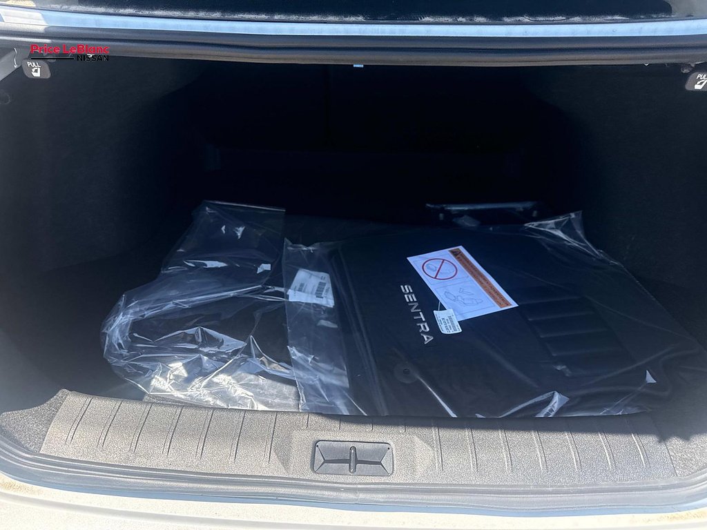 New 2026 Aspen White TriCoat/Super Black Nissan SR image 8