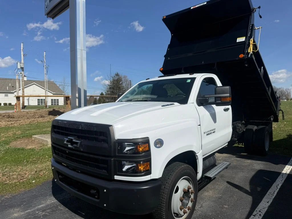 Used 2022 White Chevrolet DUMP image 10