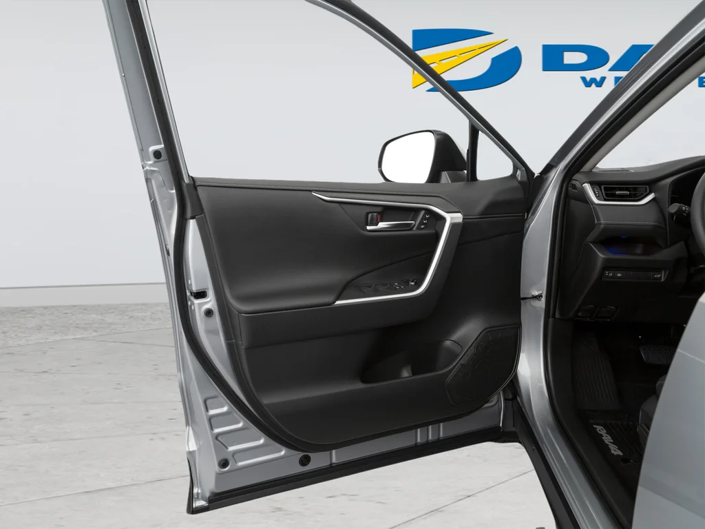 Used 2020 Silver Toyota XLE image 23