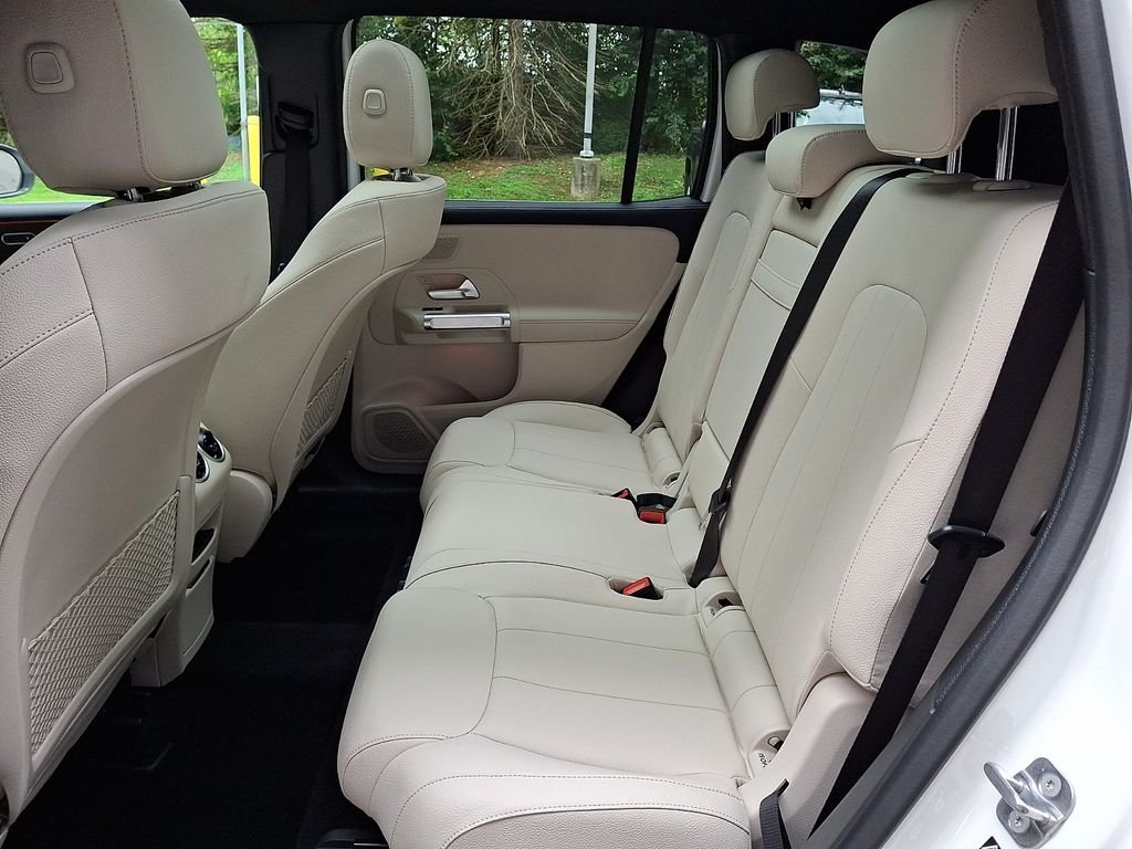 Used 2026 White Mercedes-Benz GLB 250 image 10