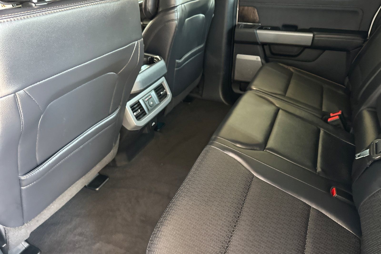 Used 2025 White Ford Lariat image 12