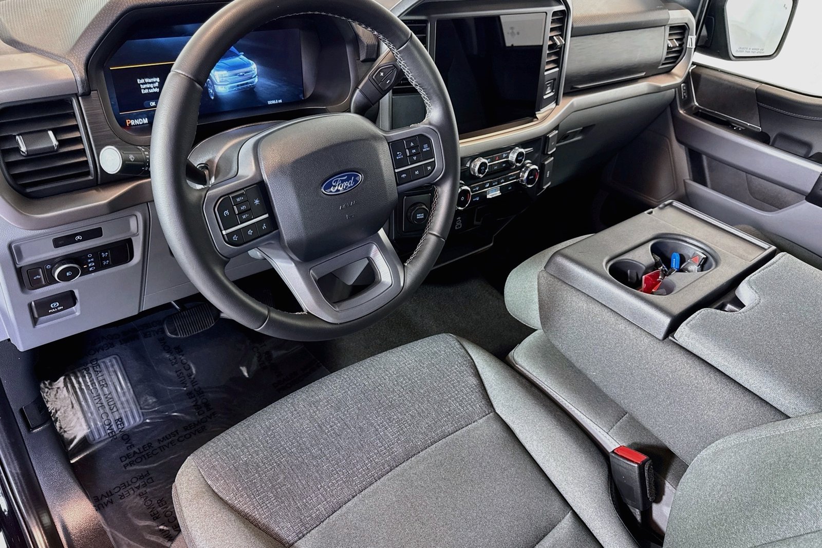 Used 2025 Agate Black Metallic Ford XLT image 9