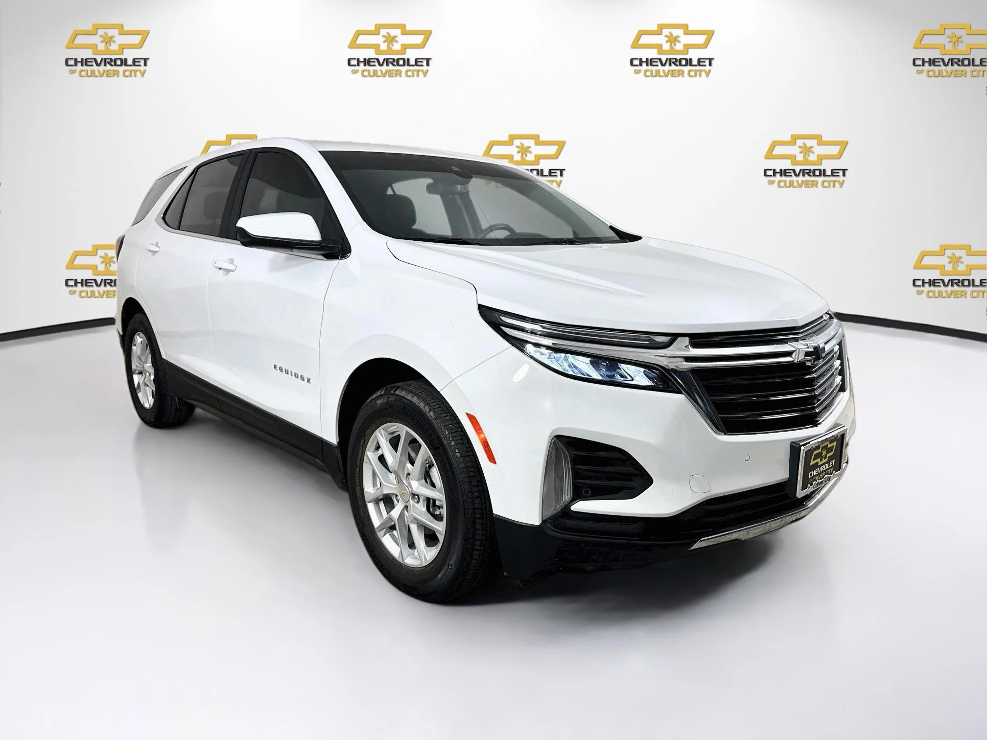 Used 2023 SUMMIT WHITE Chevrolet LT image 1