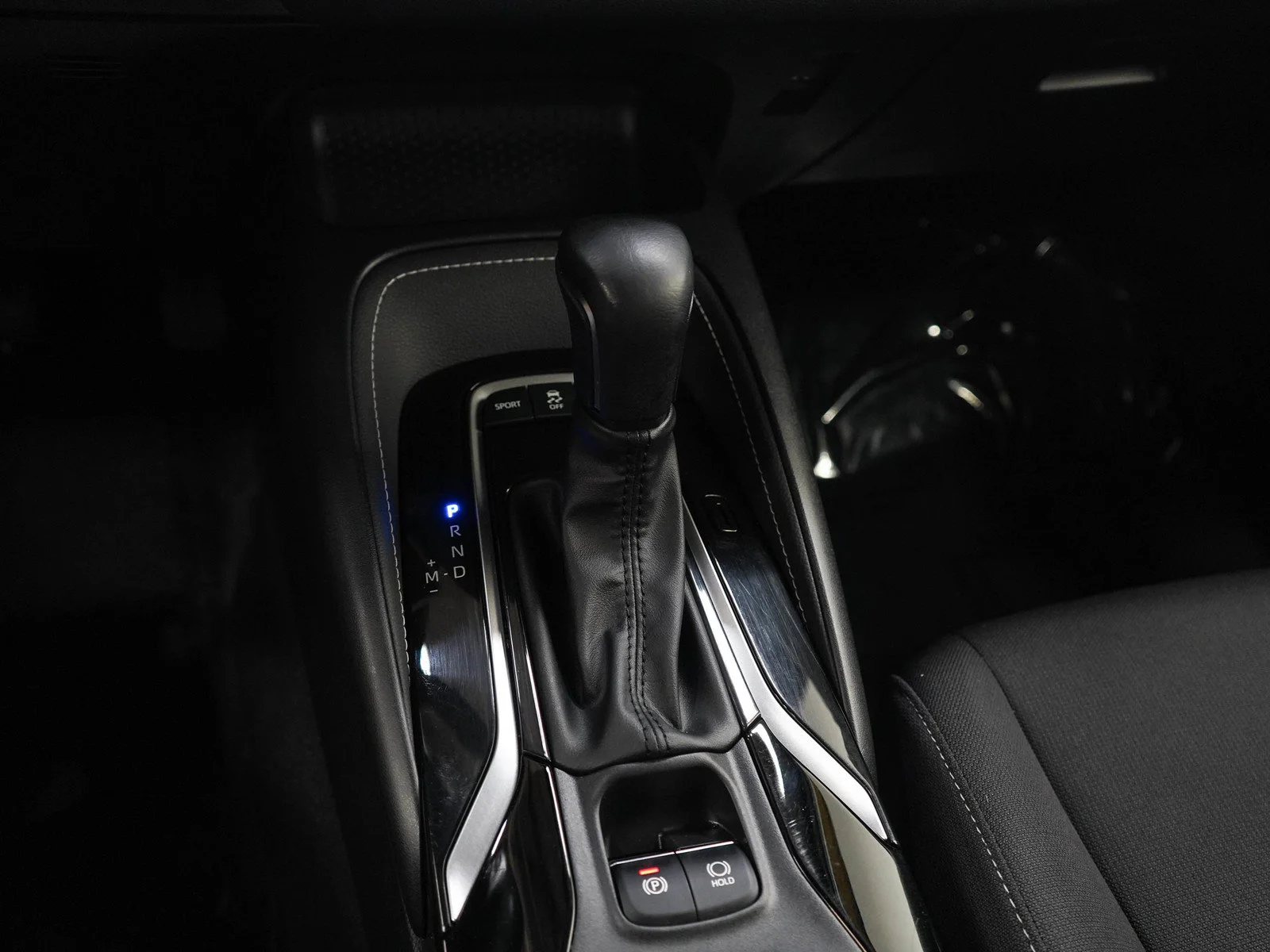 Used 2022  Toyota SE image 20