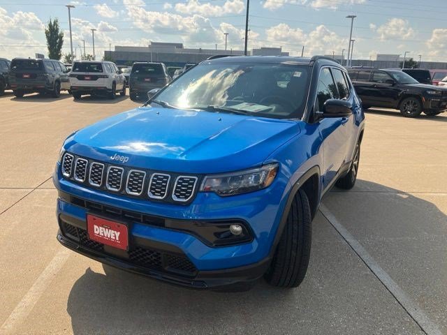 Certified Used 2025 Hydro Blue Pearlcoat Jeep Limited image 3