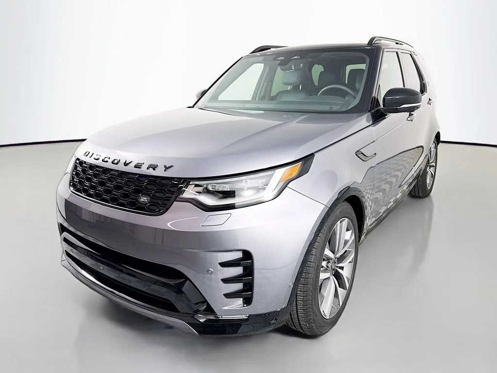 2025 Land Rover Discovery P300 Dynamic SE's photo