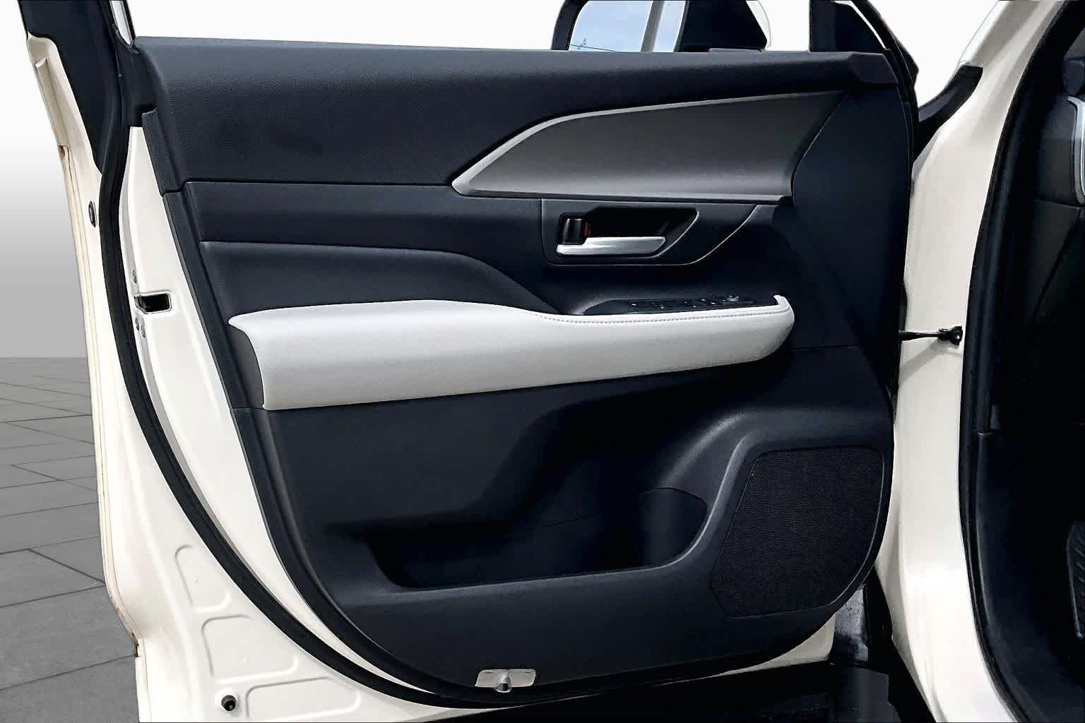 Used 2024 Coastal Cream Toyota XLE image 21