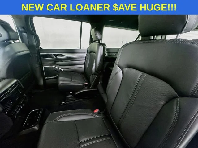 New 2026 Bright White Clear-Coat Exterior Paint Jeep Grand Wagoneer image 24