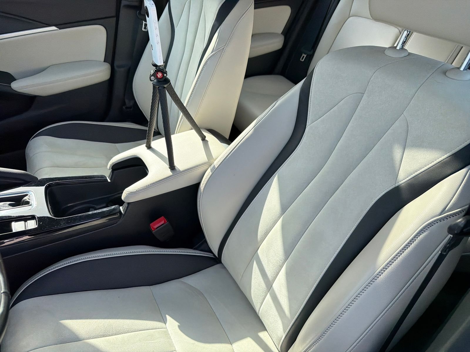 Used 2024 Platinum White Pearl Acura A-Spec Tech Package image 34