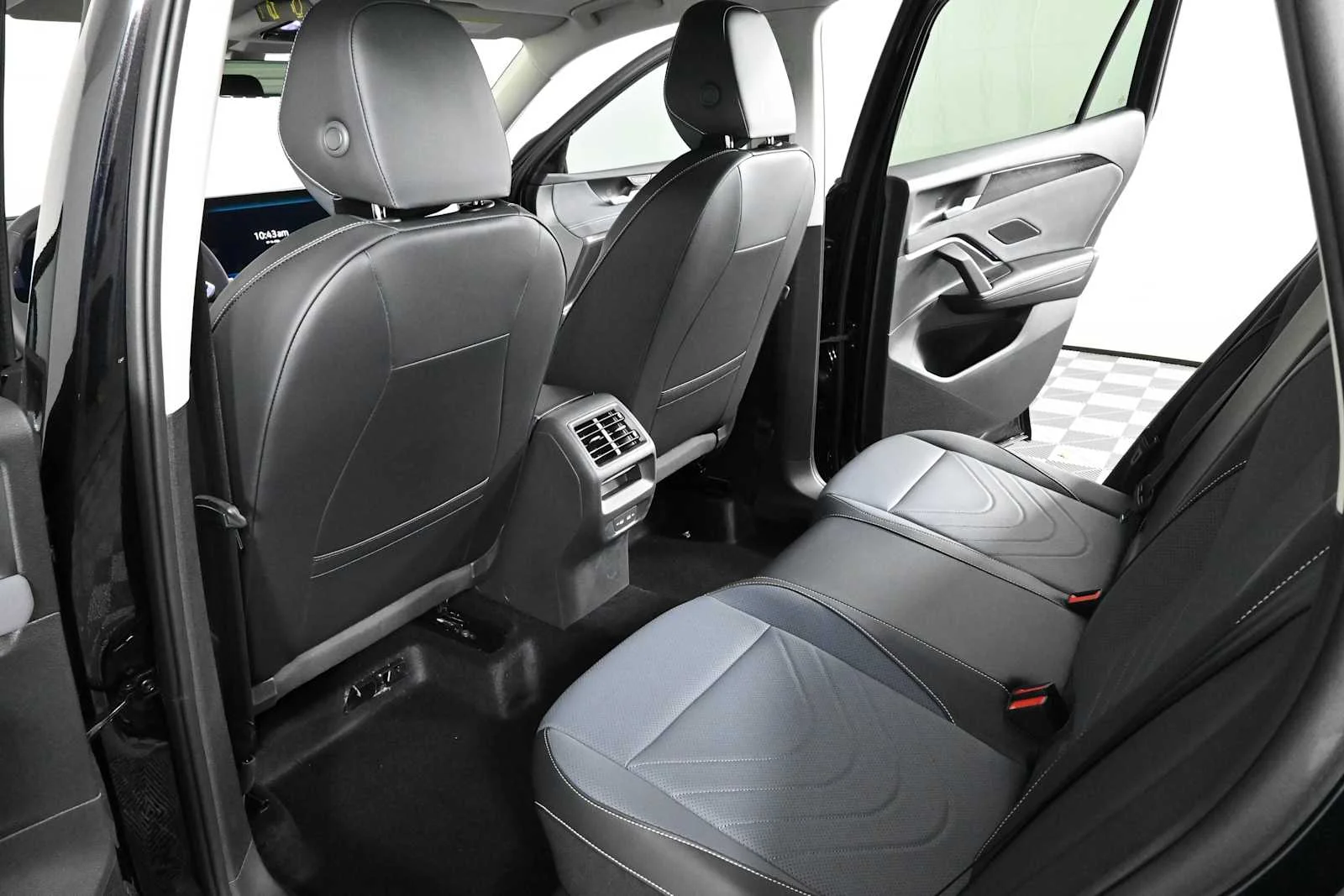 New 2026 Deep Black Pearl Volkswagen SE image 15