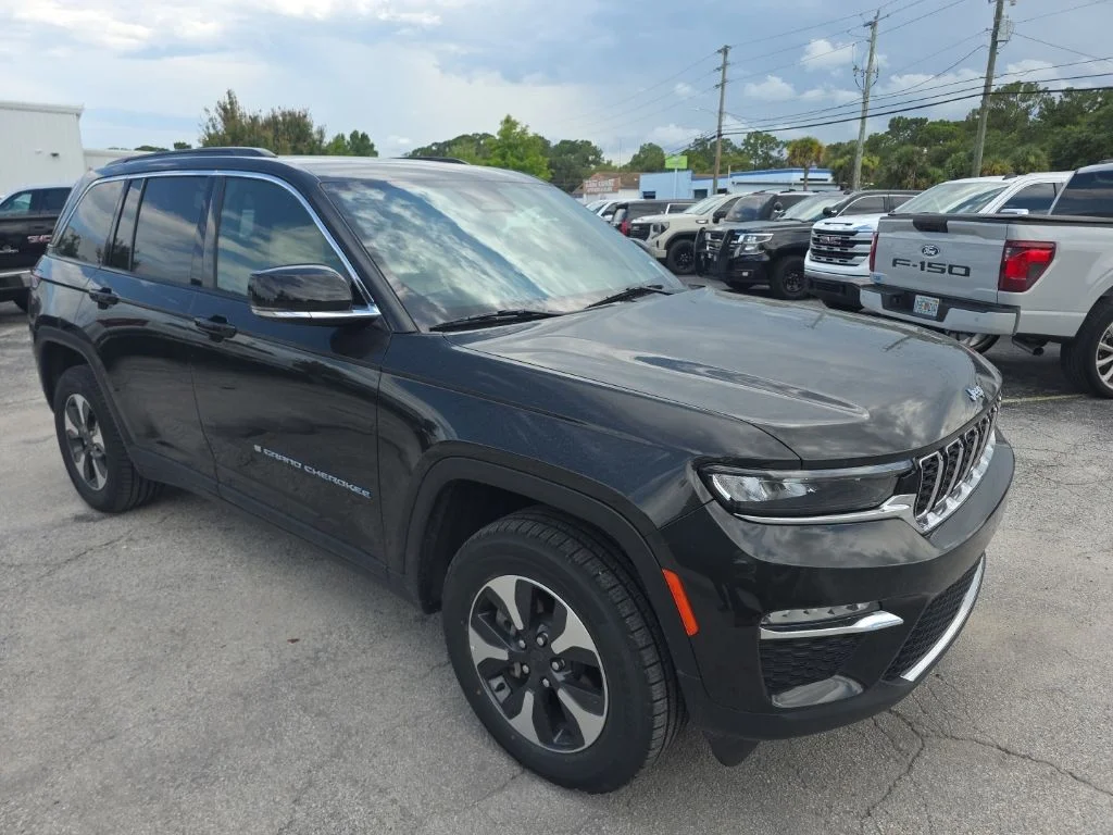 Used 2024 Brown Jeep 4xe image 2