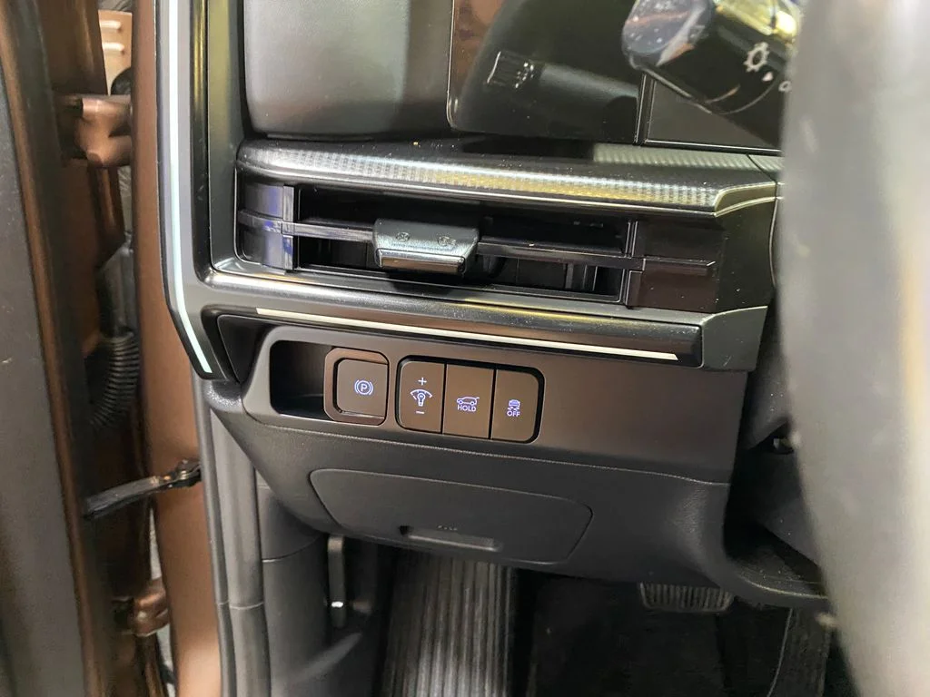 Used 2025 Brown Hyundai Calligraphy image 39
