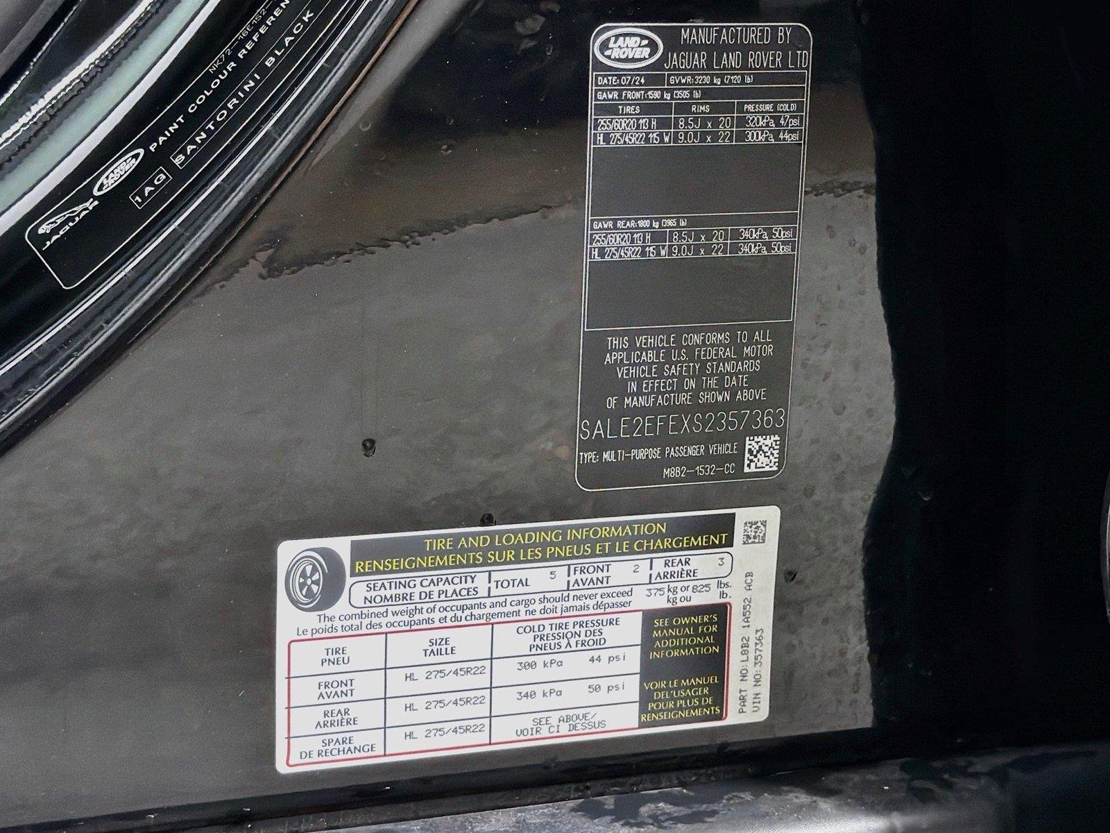Certified Used 2025 Santorini Black Land Rover X-Dynamic SE P500 V8 image 33