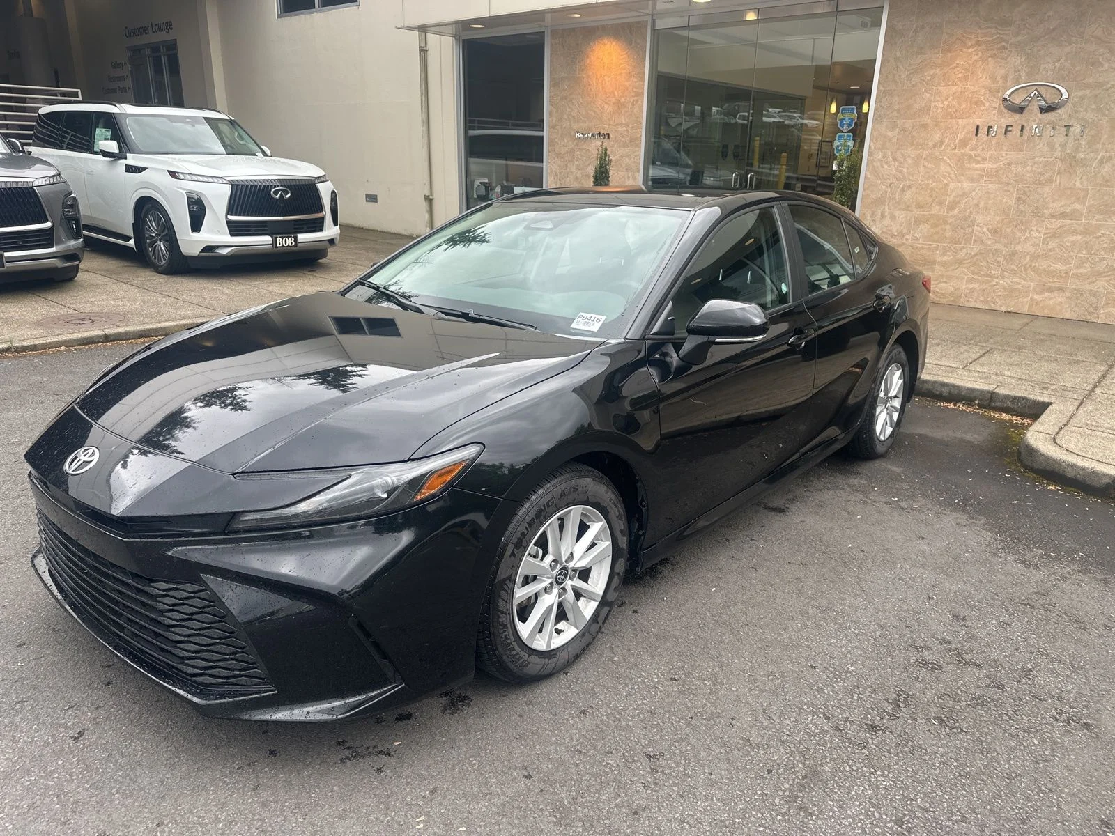 2025 Toyota Camry LE Hybrid's photo