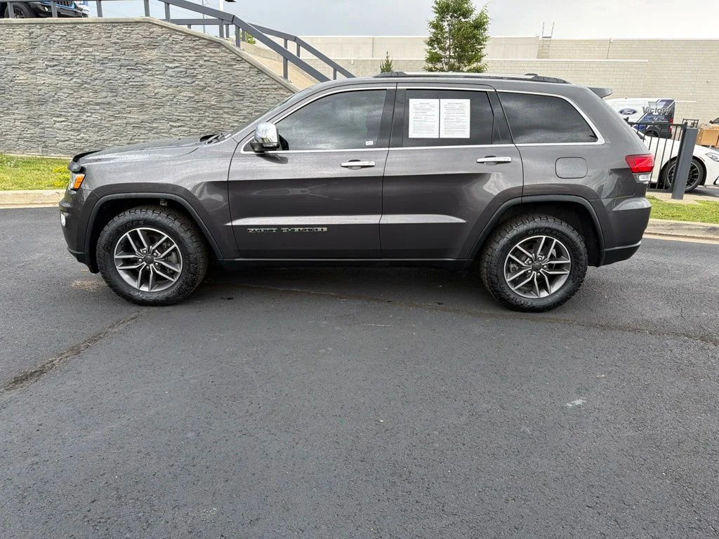 Used 2020 Gray Jeep Limited image 4