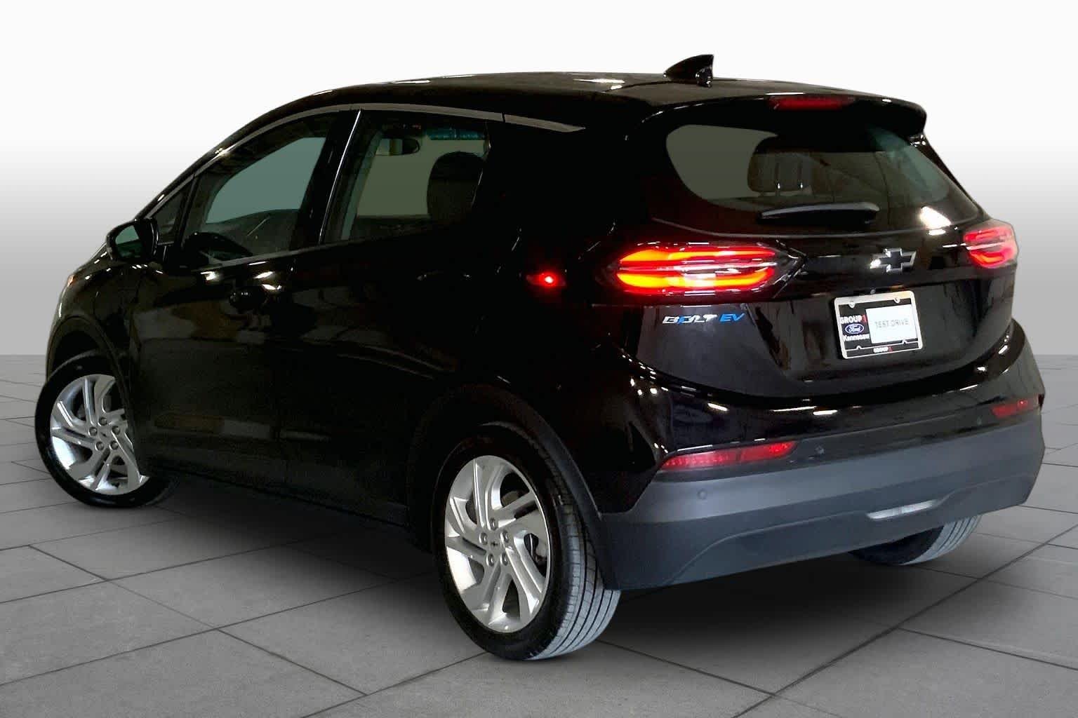 Used 2023 Mosaic Black Metallic Chevrolet 1LT image 11