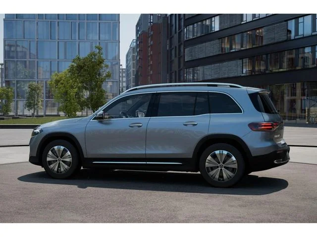Used 2025 Silver Mercedes-Benz 250+ image 34