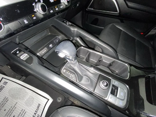 Used 2021 Green Kia S image 19