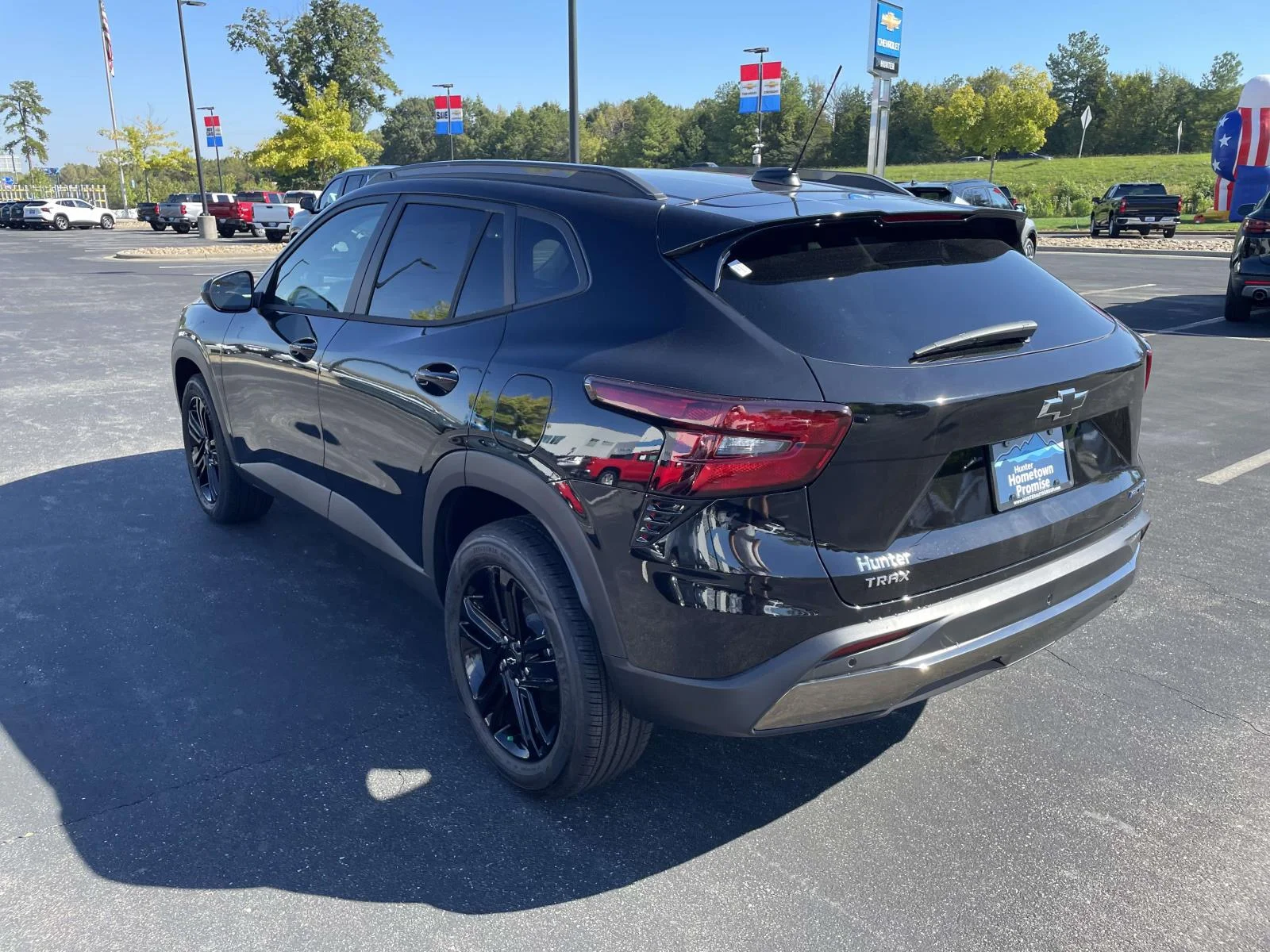 New 2026 Mosaic Black Metallic Chevrolet ACTIV image 4