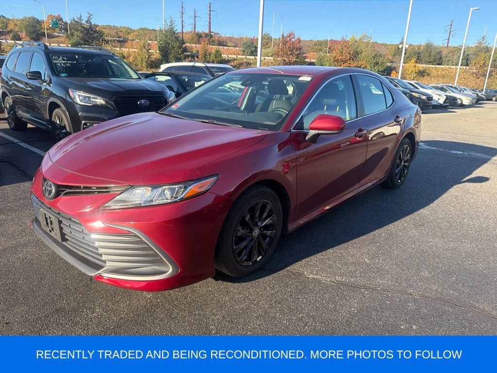 Used 2022 Pearl Toyota LE image 2