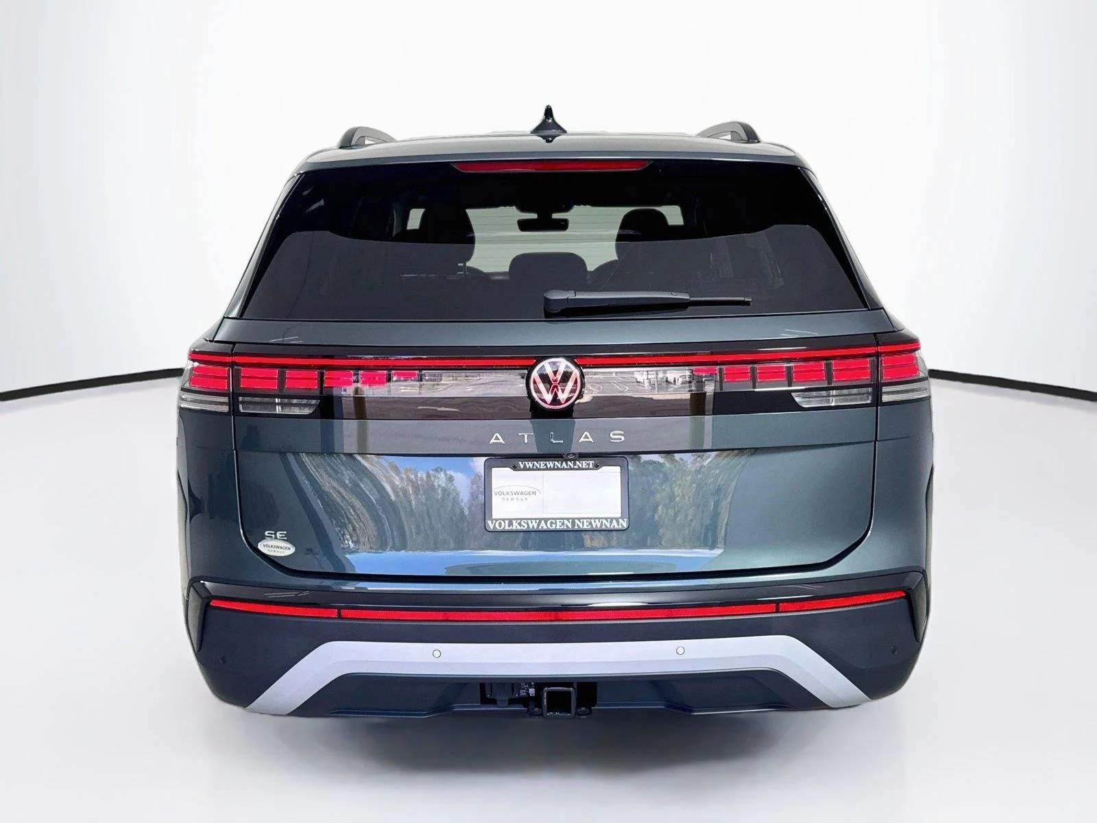 New 2027 Sacramento Green Metallic Volkswagen SE w/Technology image 5