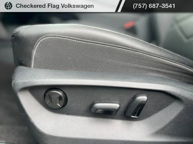 Used 2024 Platinum Gray Metallic Volkswagen 2.0T SE w/Technology image 24