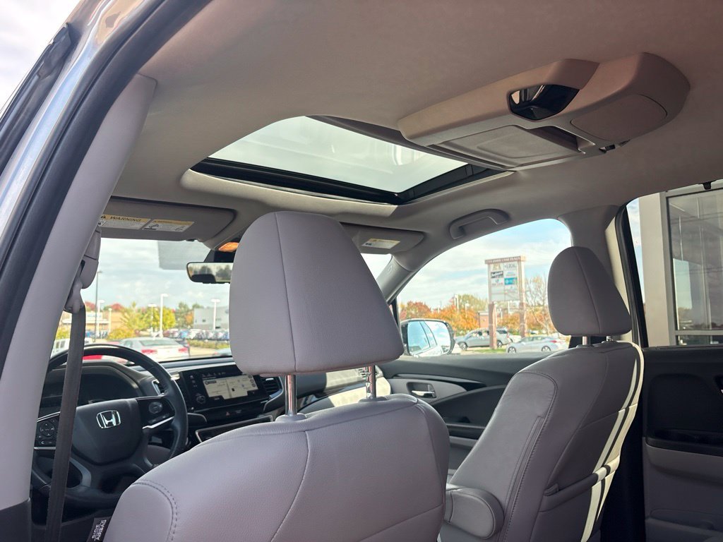Used 2022 Silver Honda Touring 7 Passenger image 46