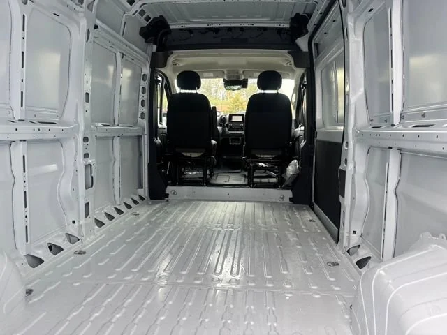 New 2026 Bright White Clear-Coat Exterior Paint RAM Tradesman image 19