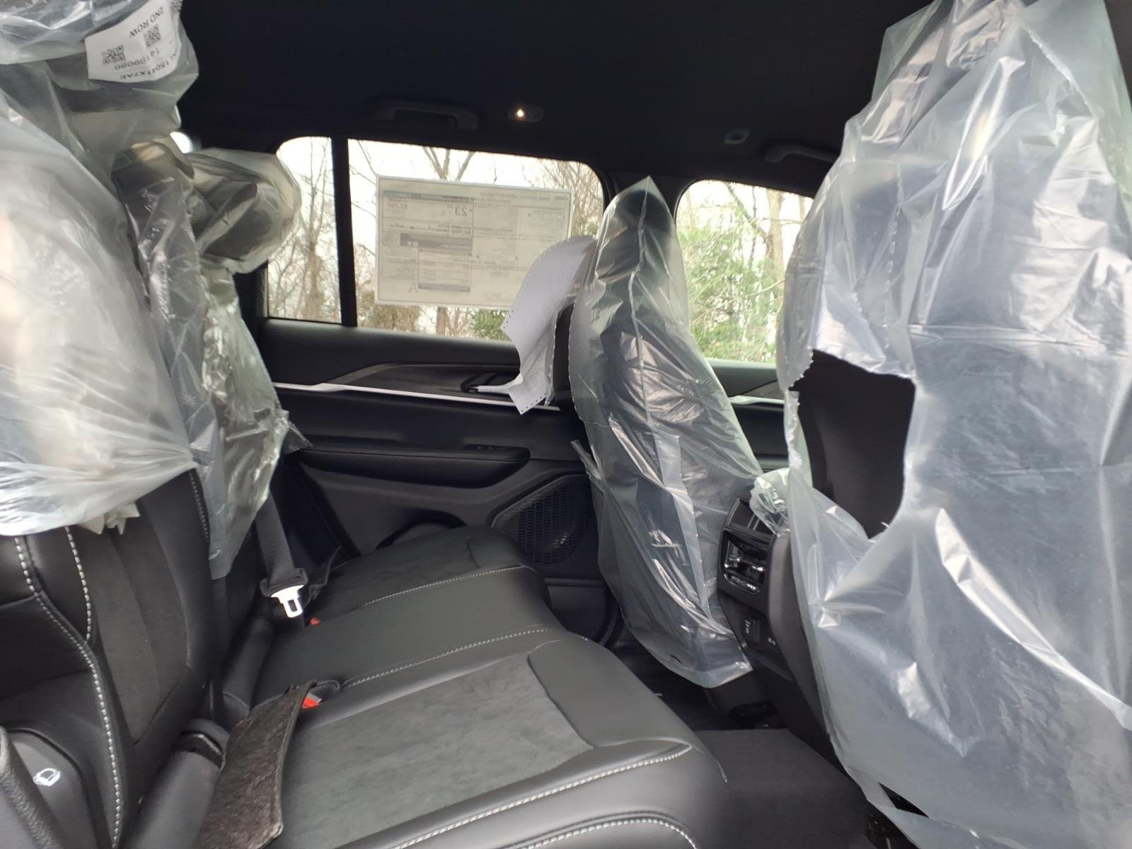 New 2026 Bright White Clear-Coat Exterior Paint Jeep Altitude image 10