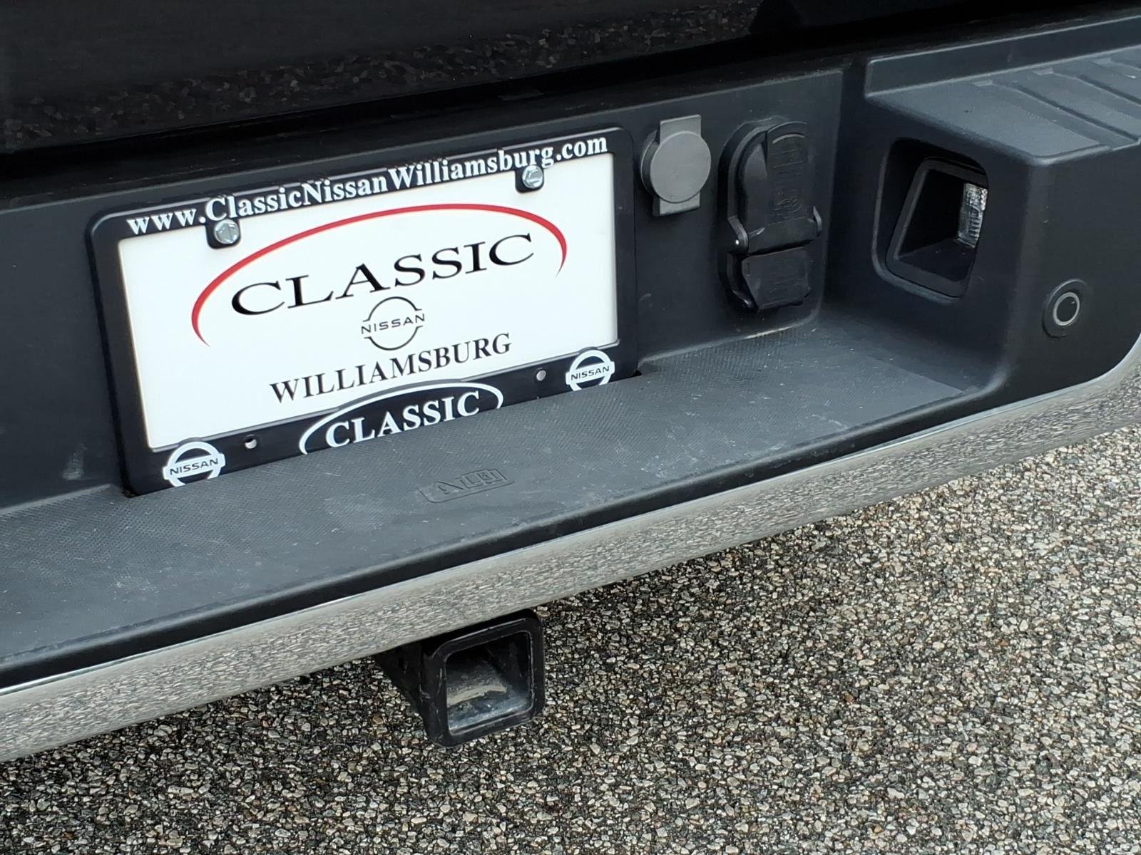 Used 2024 Agate Black Metallic Ford XLT image 11